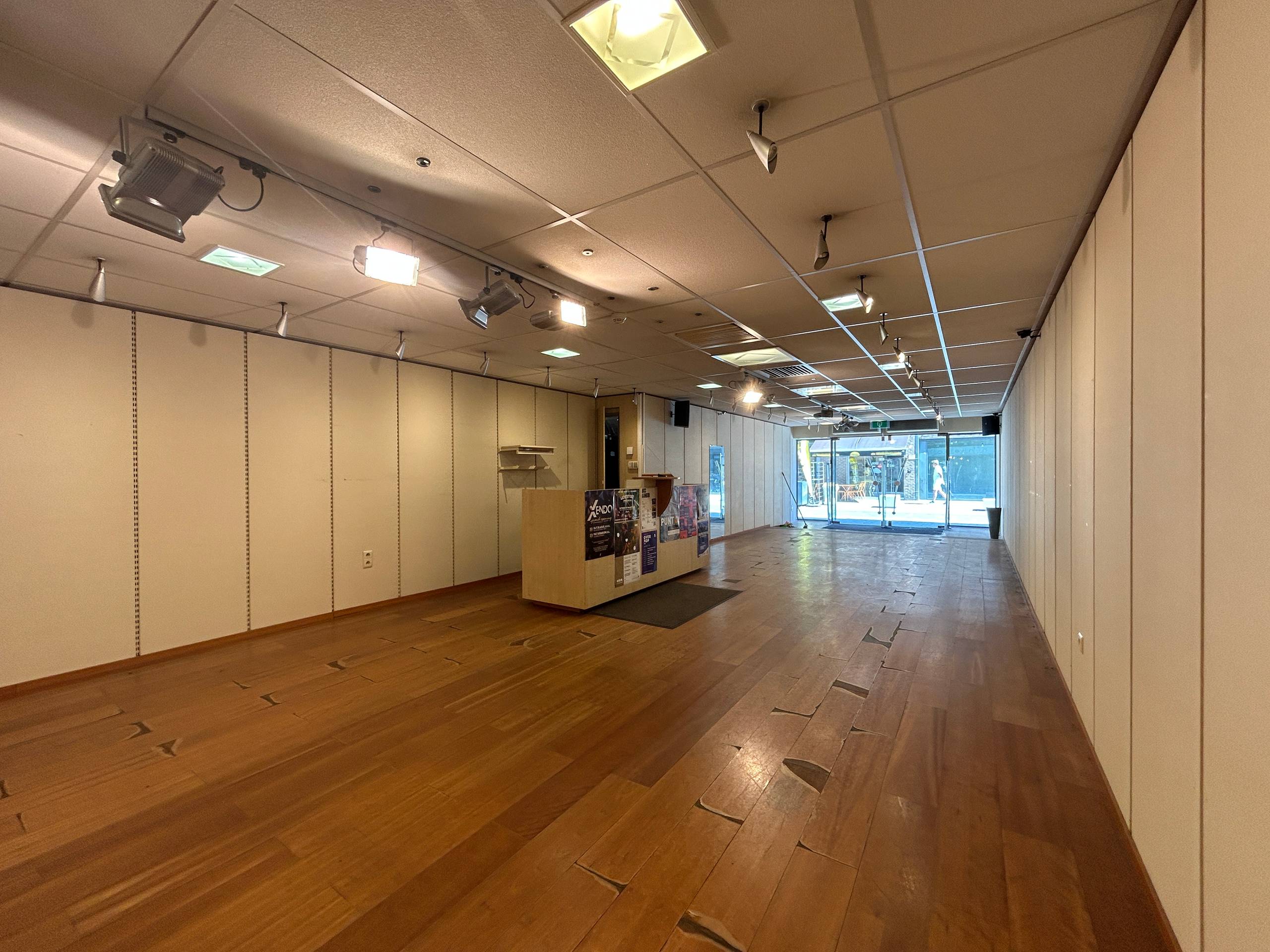 Commercial à louer à Lommel - photo 4