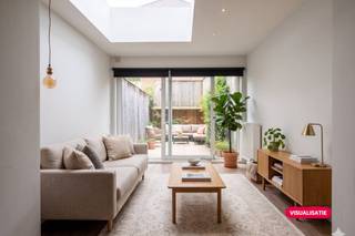 Deze gezellige en instapklare woning beschikt over een gunstig energieprestatiecertificaat, werd volledig gerenoveerd in 2017 en is ideaal...