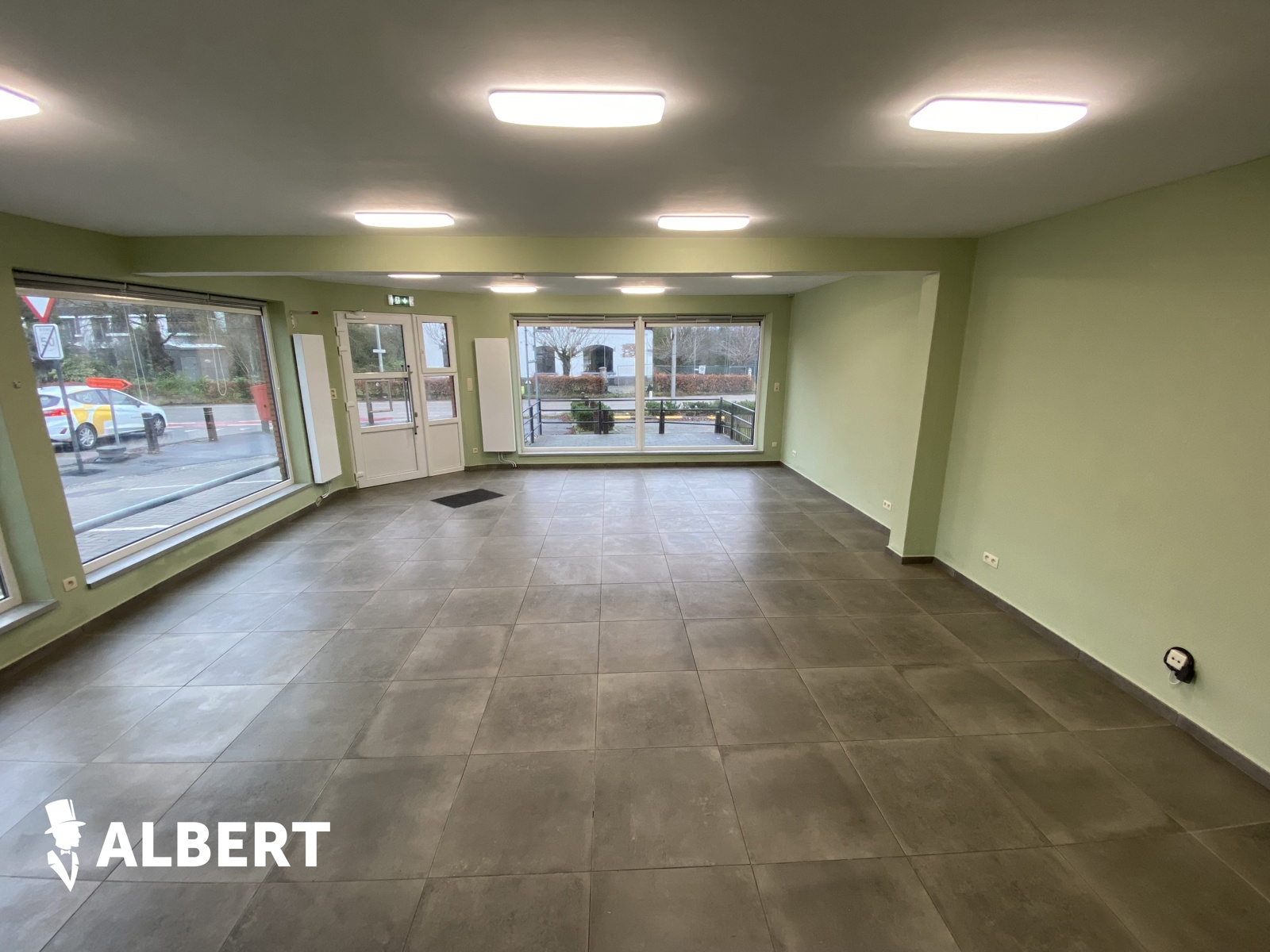 Handelspand met 74 m² commerciële- en 33 m² kelderruimte. - foto 3