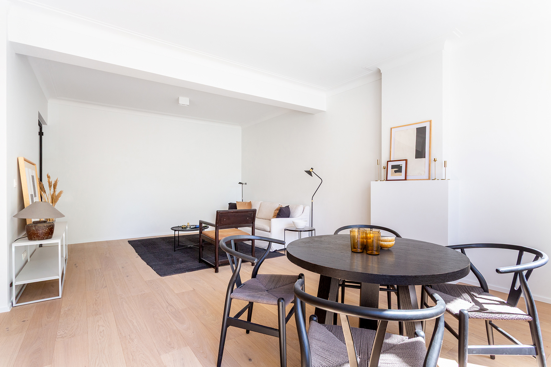 Wilrijk - Nieuw gerenoveerd 2 slaapkamer app. met terras + P - foto 3