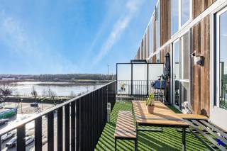 Welkom in Boom!Deze prachtige penthouse in het hart van Boom combineert tijdloze elegantie met een ongeëvenaarde ligging die alle verwachtingen...