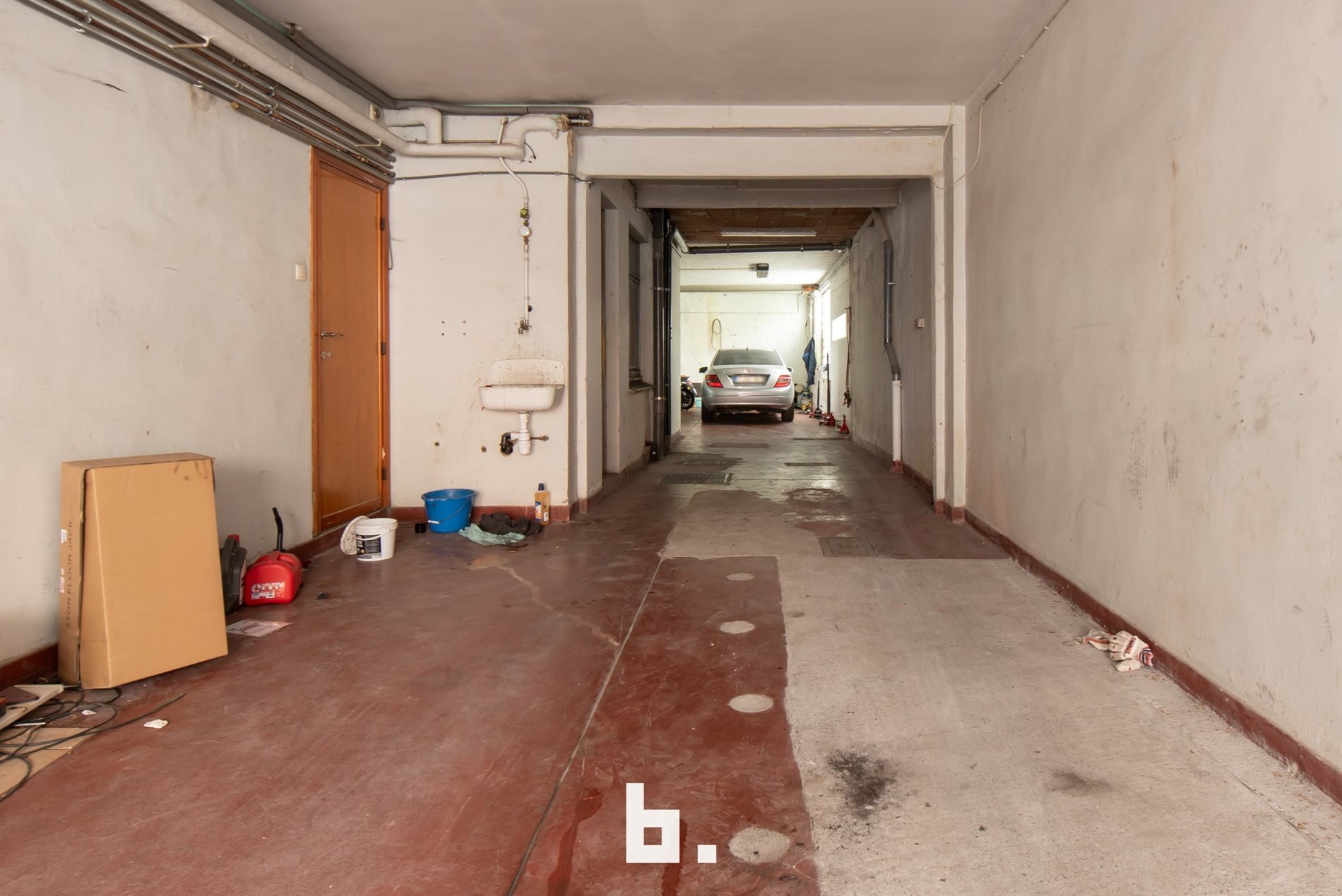 Vergunde opbrengsteigendom met opslagruimte en twee appartementen met elk 2slpks te Oostende - foto 2