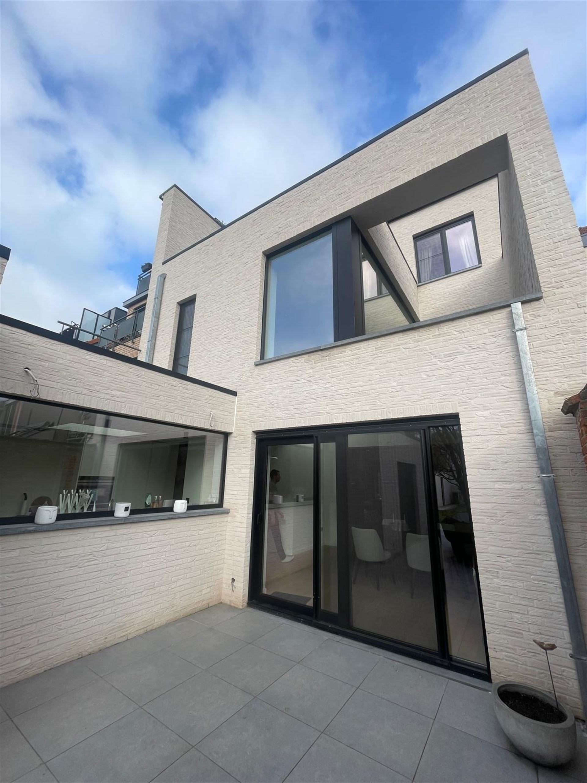 Prachtige totaalrenovatie van een gigantisch pand tussen stad en station in - foto 1