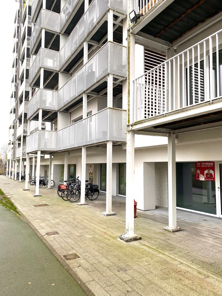 Casco ruimte (ca. 573 m²) in Kortrijk. Ideaal voor een supermarkt! - foto 1