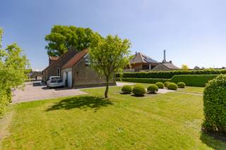 Pour plus d’informations ou pour planifier une visite, contactez Deborah via deborah@vicusvastgoed.be ou au 0479/768.126À VENDRE – Spacieuse villa...