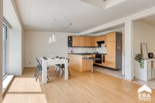 Instapklare en energiezuinige duplex met drie volwaardige slaapkamers, een ondergrondse garage en een EPC B-label.Deze stijlvolle duplex is ideaal...