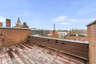 Centraal gelegen instapklaar appartement (70 m²) met 1 slaapkamer en groot terras (23 m²) te koop in het centrum van Roeselare.De centrale ligging...