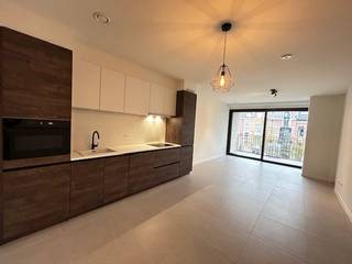 Dit één-slaapkamer appartement is gelegen op de tweede verdieping op de Thonissenlaan 70 in het nieuwbouwproject Boulevard. ...