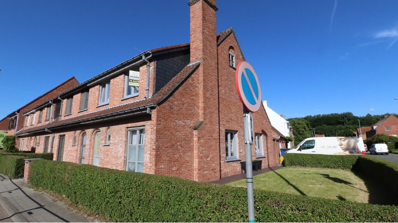 Ruime koppelwoning met 3 slaapkamers Garage en Tuin te huur in Brugge - foto 1