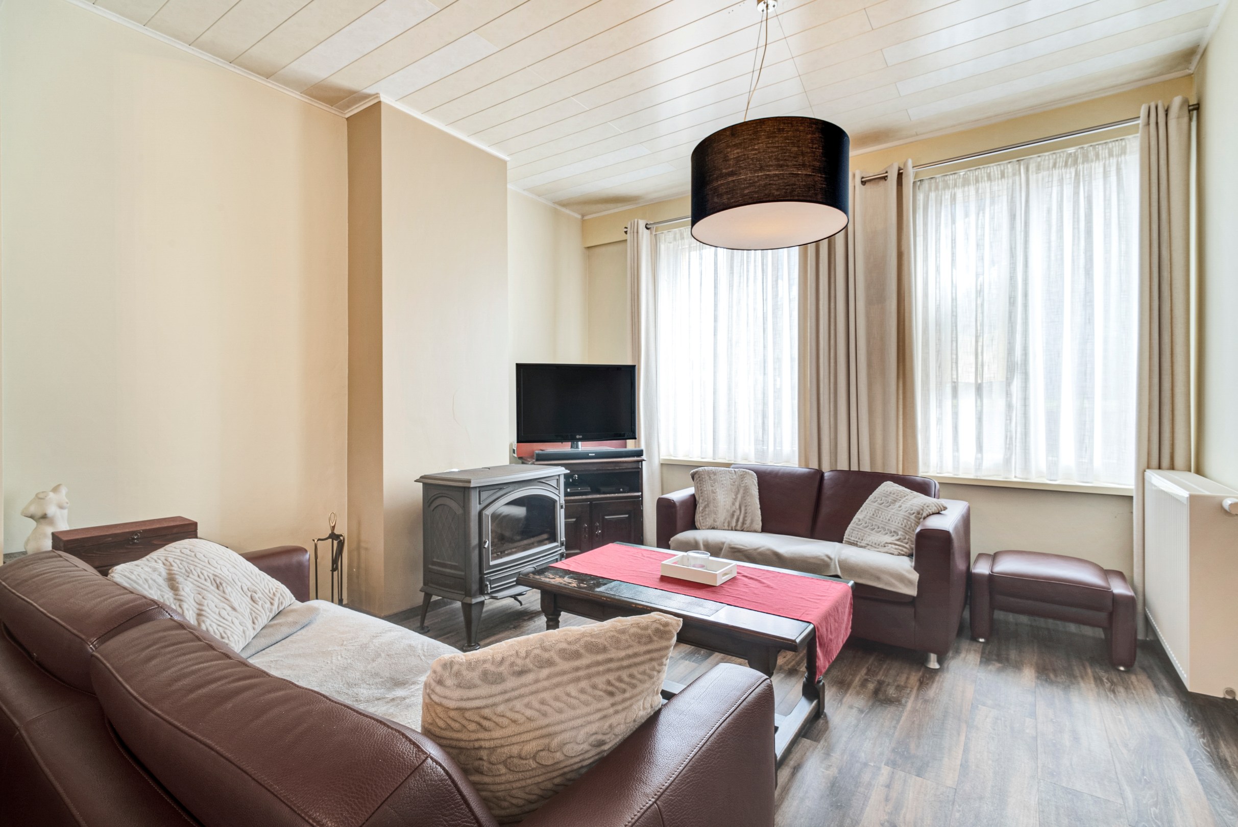 Instapklare woning met maar liefst 3 garages - foto 5