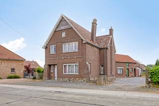 Kortenaken: woning met veel potentieel te koop op ruim perceelBen je op zoek naar een woning die je volledig naar jouw smaak kan renoveren? Dan is...