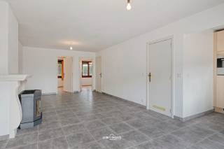 Op zoek naar een aangenaam appartement om zelf te bewonen of als investering? Dan is dit appartement zeker een bezoek waard. Het beschikt over...