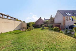 Deze karaktervolle en voormalige schrijnwerkers woning, is een waar pareltje voor de creatieve renovateur! Gelegen in het centrum, biedt deze...