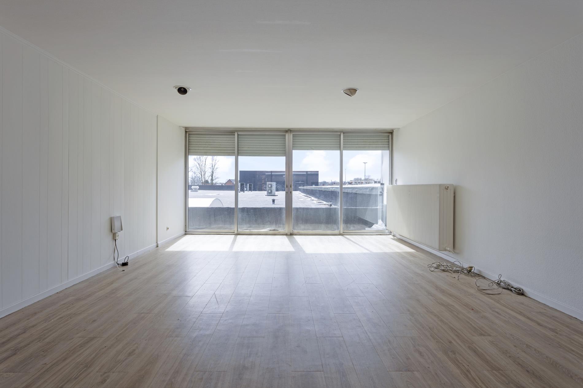 3 ruime te renoveren appartementen met 3 &amp; 4 slaapkamers in het centrum van Balen! - foto 3