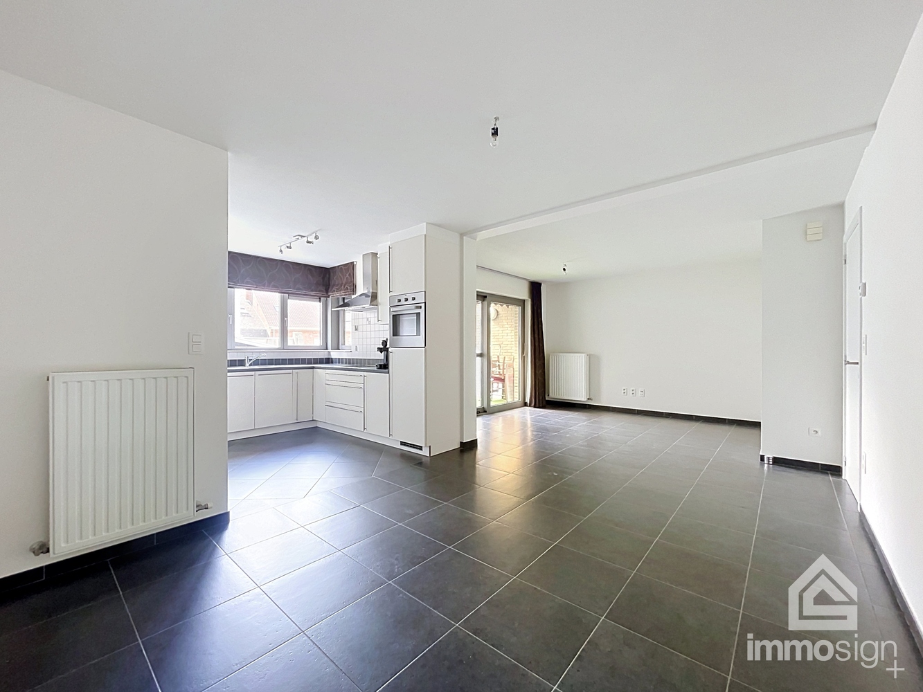 Praktisch appartement gelegen in het centrum van Bree! - foto 3