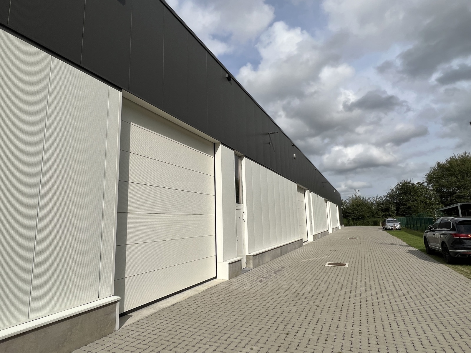 Commercial for rent in Maaseik - photo 4