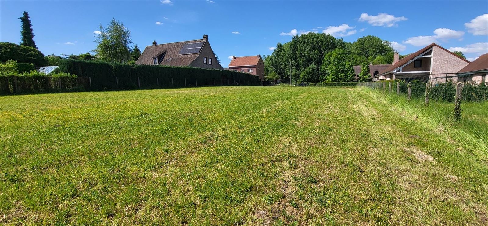 Bouwgrond voor open villabouw van 2440m² te Meerbeke - foto 1