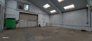 Ruime loods van 450m² te Bovekerke. De loods is voorzien van een grote buitenruimte (640 m²).In de loods mag gewerkt worden met machines...