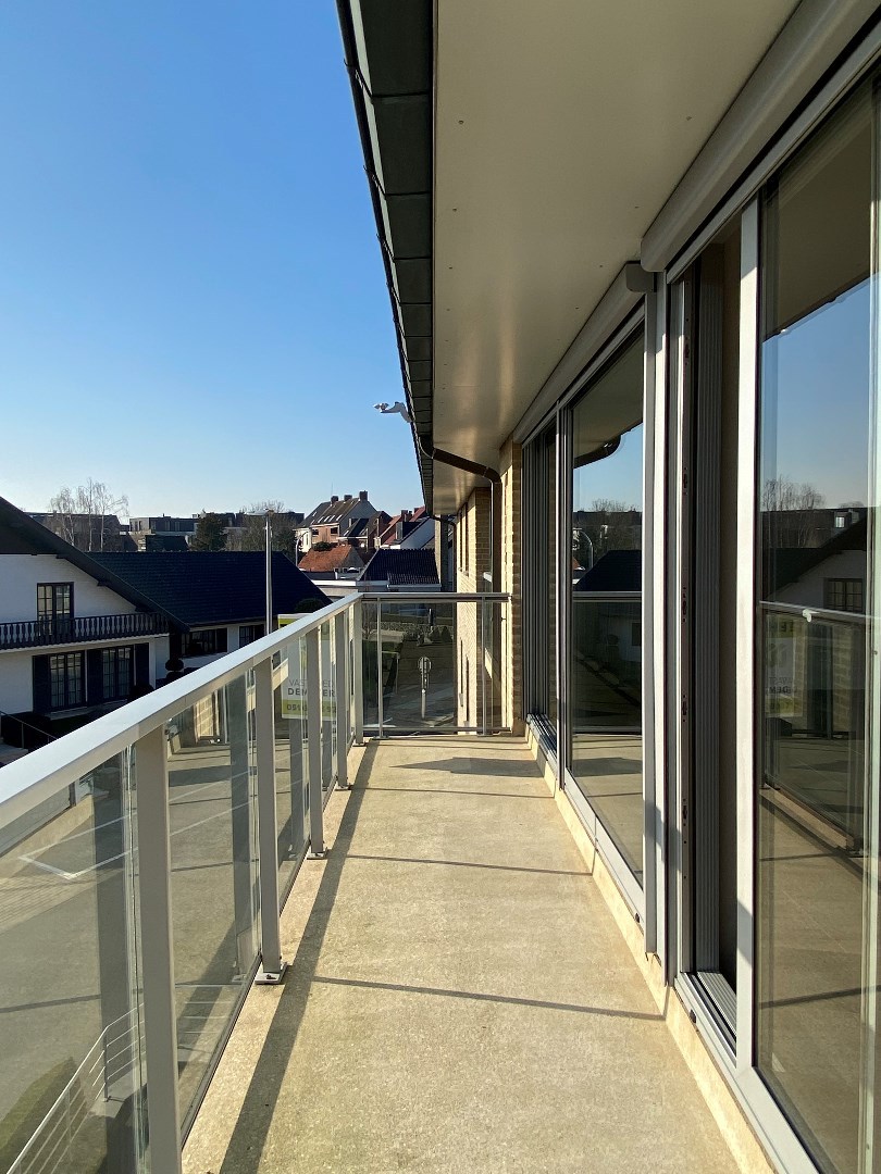 INSTAPKLAAR APPARTEMENT MET 2 SLPKS + STAANPLAATS EN KELDERBERGING - foto 5