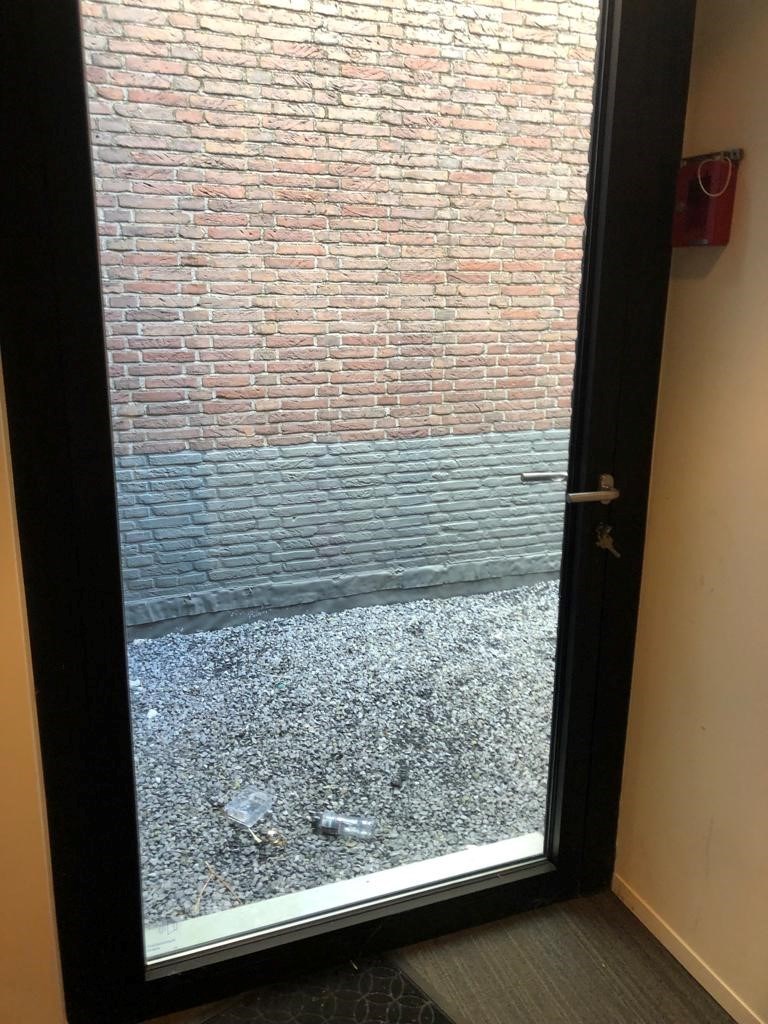 Supermodern  handelspand met  8  vergaderzalen  en tuin   !   Instapklaar !     IGeschikt als  kantoor /kiné of dokterspraktijk / - foto 5