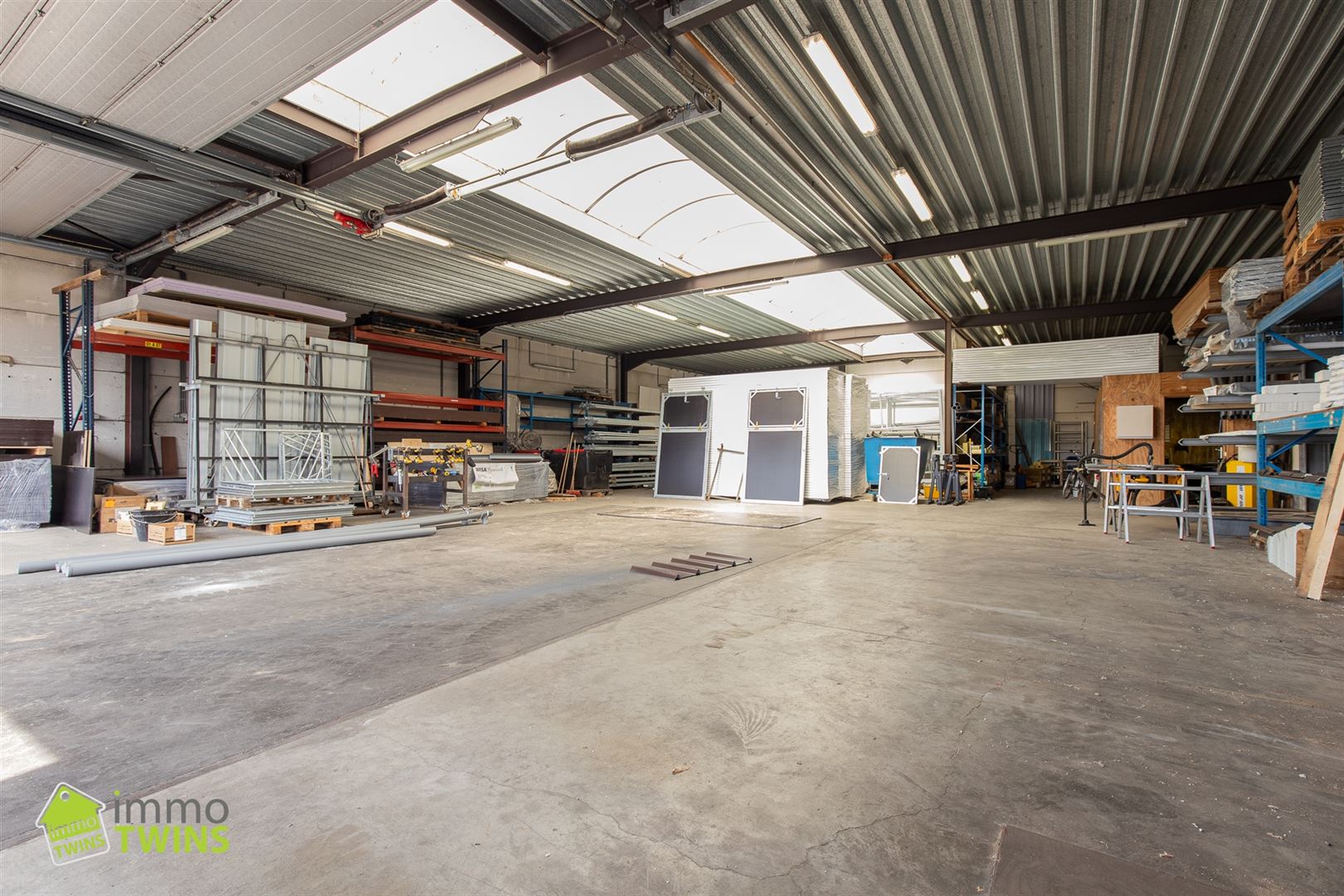 Magazijn + buitenruimte op toplocatie (splitsing mogelijk) - foto 5