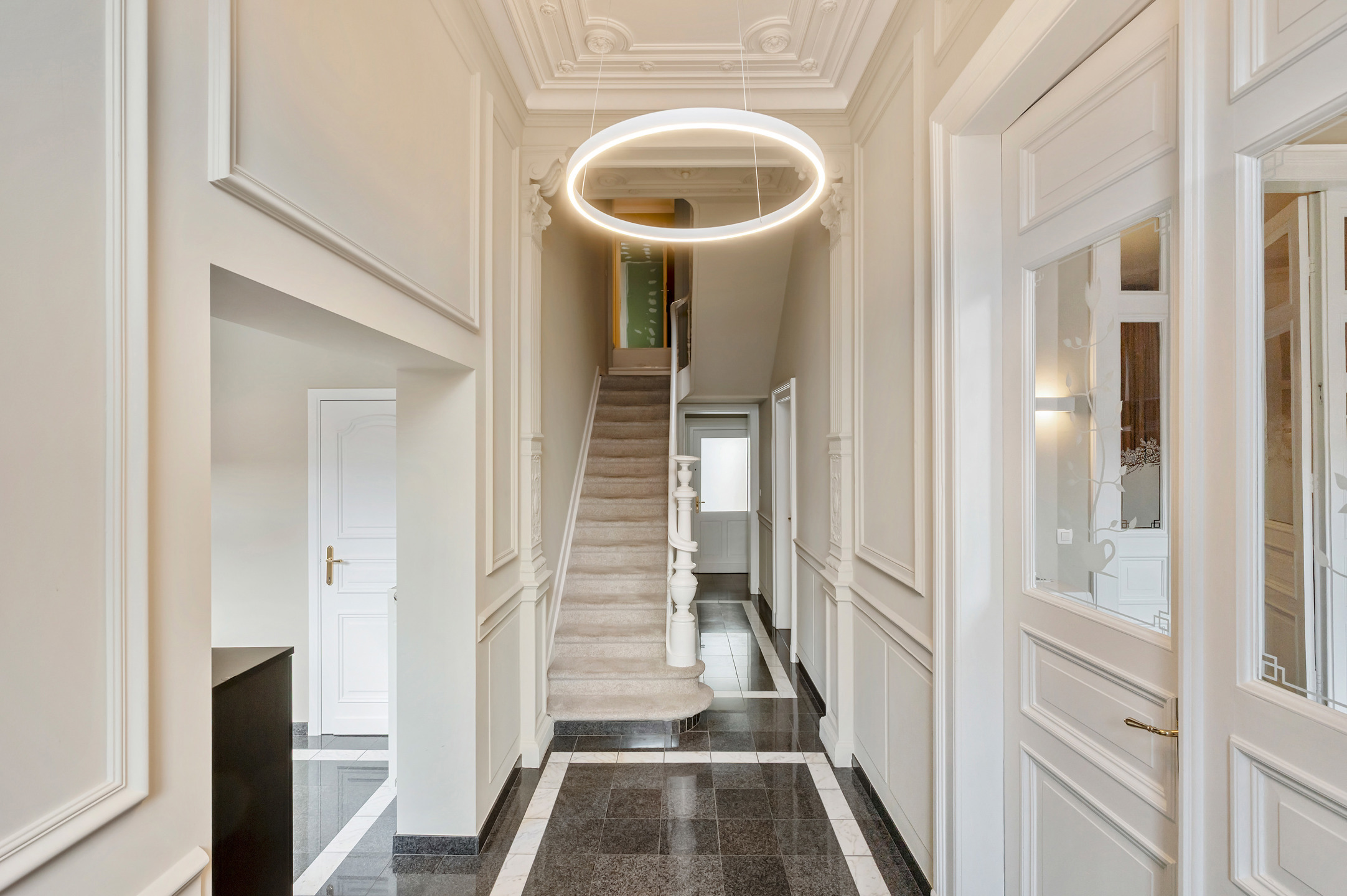 Deels gerenoveerde parel met mogelijkheden en weidegrond! - foto 2