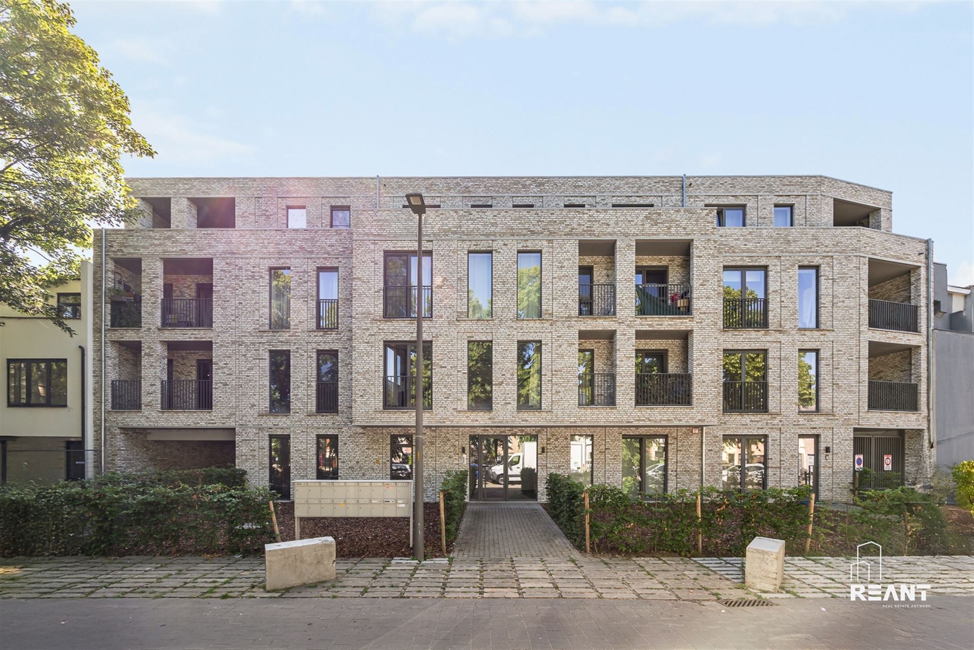 Ruim appartement met twee terrassen - foto 1