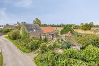 Totaalrenovatie: hoeve met potentieel op toplocatie in Eppegem. Ontdek deze unieke eigendom van 52a 55ca, prachtig gelegen in een landelijke...