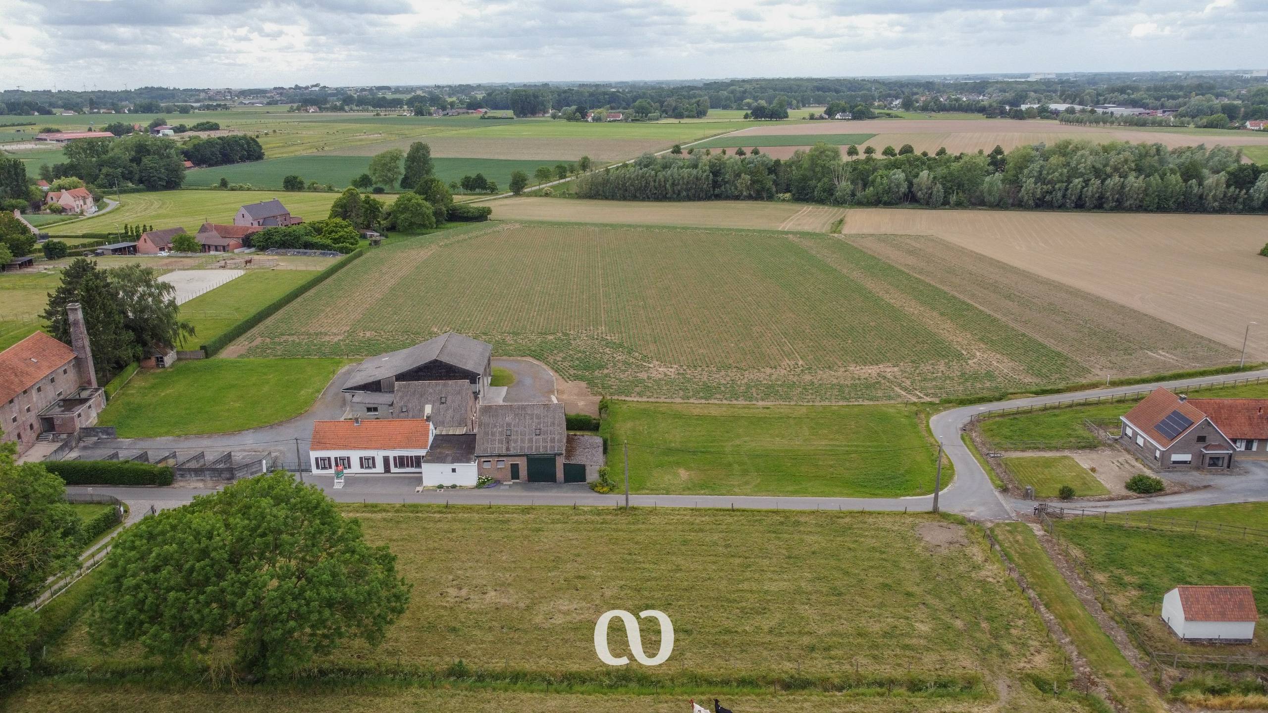 Prachtig gelegen hoeve met gronden op meer dan 3,5 ha - foto 1
