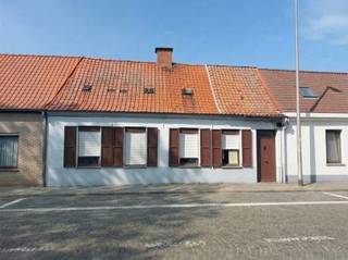 <p><span>Te slopen woning in deelgemeente Ename.</span></p><p><span> </span></p><p><span>Mooi en idyllisch gelegen woning op een oppervlakte van ong 570 m2<br /><br /></span></p><p><span>De verkoop bevat een goedgekeurde omgevingsvergunning voor het herbouwen van een woning. </span></p><p><span> </span></p><p><span>Info en plannen , neem contact op via </span><span>jurgen@immodhondt.be</span></p><p><span> </span></p><p><span> </span></p><p><span> </span></p><p><span> </span></p>