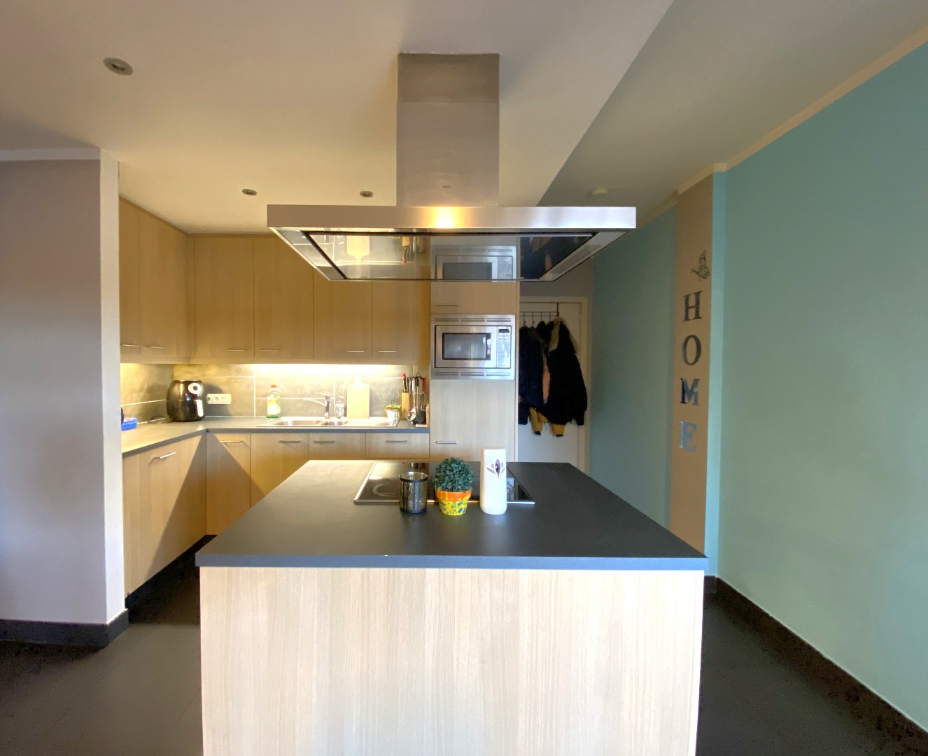 Centraal gelegen gelijkvloers appartement met 2 slaapkamers, groot terras en garage! - foto 4