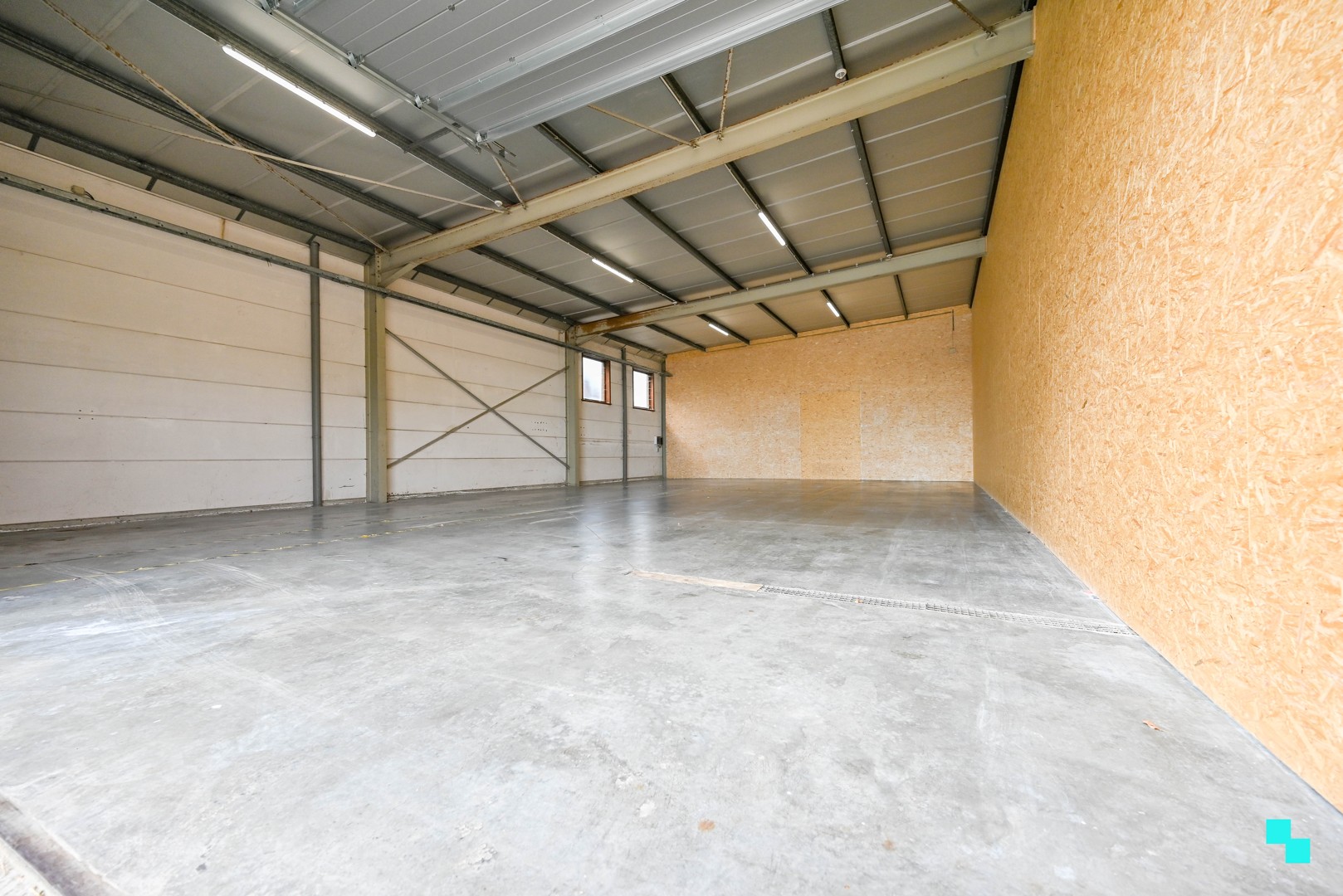 Loods van ca. 192 m² te Sint-Eloois-Winkel - photo 3