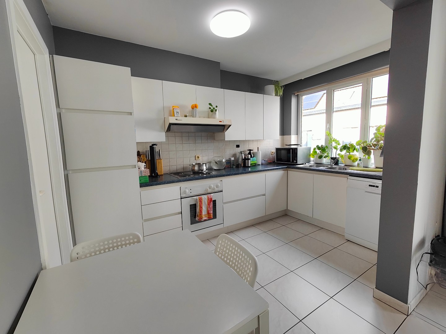 kwalitatief appartement met autostaanplaats in centrum Tielt - foto 4