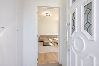 <p><span>Afspraak BEZOEKDAG TELEFONISCH via Jari Wante op 0470/21.14.82<br /><br /></span></p><p><span>Ontdek deze moderne, energiezuinige woning die onlangs volledig gerenoveerd werd. Ze is gunstig gelegen in de directe nabijheid van alle nodige voorzieningen zoals scholen, winkels en het openbaar vervoer. Bovendien geniet u van een vlotte verbinding naar de belangrijkste invalswegen.</span></p><p><span> </span></p><p><span>De indeling is als volgt: een inkomhal en een ruime, lichtrijke leefruimte, gevolgd door de moderne keuken die voorzien is van alle comfort. Verder vinden we op het gelijkvloers de badkamer met een badkamermeubel, douche en toilet. Op de eerste verdieping bevinden zich drie slaapkamers en een berging voor een wasmachine en droogkast. Deze woning beschikt tevens over een ruime zolder en is volledig onderkelderd. Via de koer buiten heeft u bovendien toegang tot een tweede toilet.</span></p><p><span> </span></p><p><span>EPC: 273 kWh/ (m² jaar) – Label C<br />Keuring elektriciteit conform <br />Hoogrendementsglas met PVC<br />Cv op gas</span></p><p><span>S.i. in aanvraag</span></p><p><span> </span></p><p><span>Alle documenten zijn raadpleegbaar op de website www.immo-zone.be</span></p><p><span> </span></p>