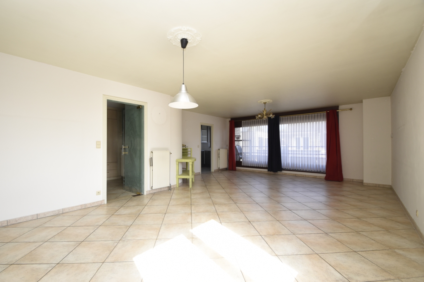 Ruime duplex met 2 slaapkamers en garage - foto 3