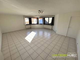 Ruim, instapklaar tweeslaapkamerappartement gelegen in het centrum van Liedekerke! Dit hedendaags appartement (99m²) op het 1ste verdiep omvat...