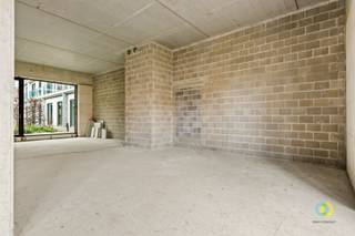 Do you want to establish your business in a prime location? This commercial property, located at t Waterzicht, a true landmark between Zenne...
