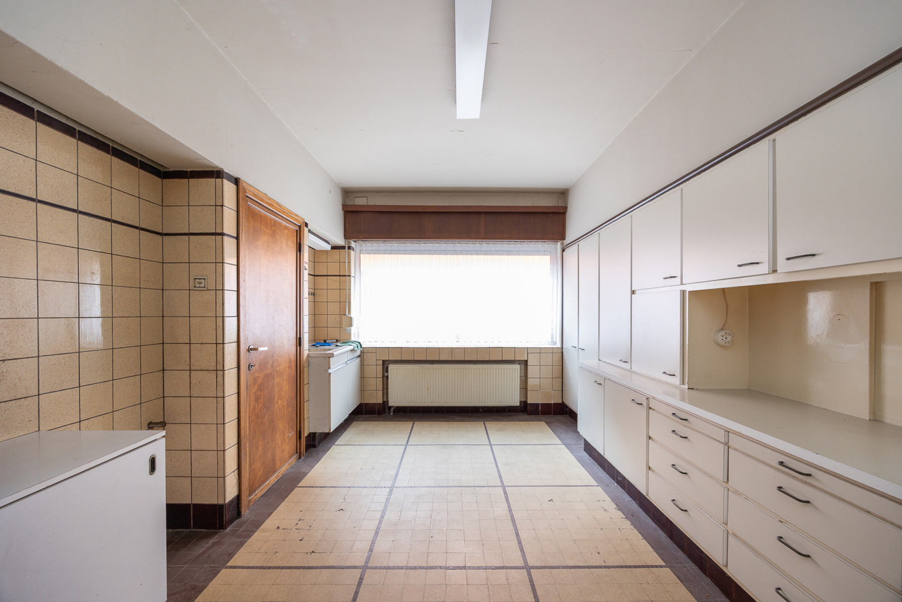 Ruime te renoveren woning met 6 slpks in Rumst - foto 5