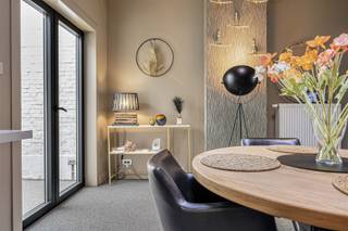 This charming middle-class home combines authenticity with contemporary comfort. Behind the beautiful facade with recently renovated,...