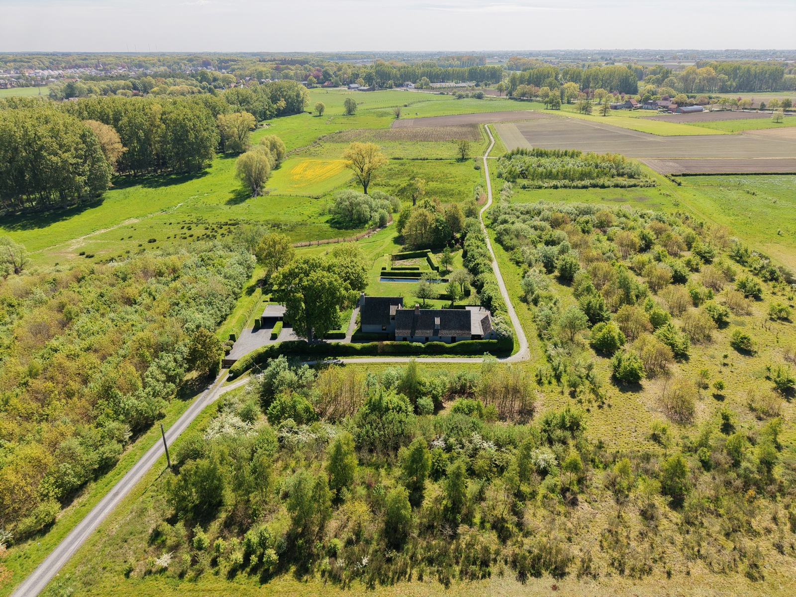 Prachtige thuis in totale discretie, tussen veld en bos... - foto 1