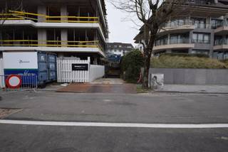 Res. Saint Georges. Vlot toegankelijke autostaanplaats in residentie Saint Georges, gelegen op Zeedijk-Het Zoute.De autostaanplaats is toegankelijk...