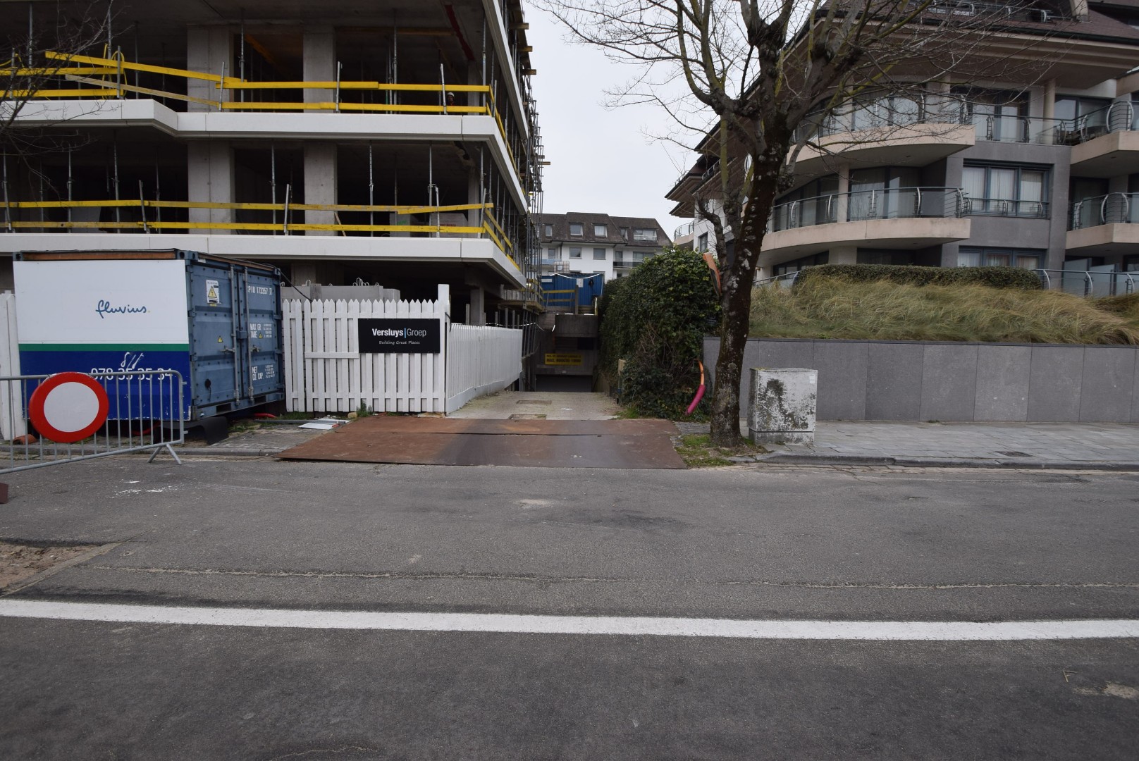 Vlot toegankelijke autostaanplaats in residentie Saint Georges, gelegen op Zeedijk - foto 2