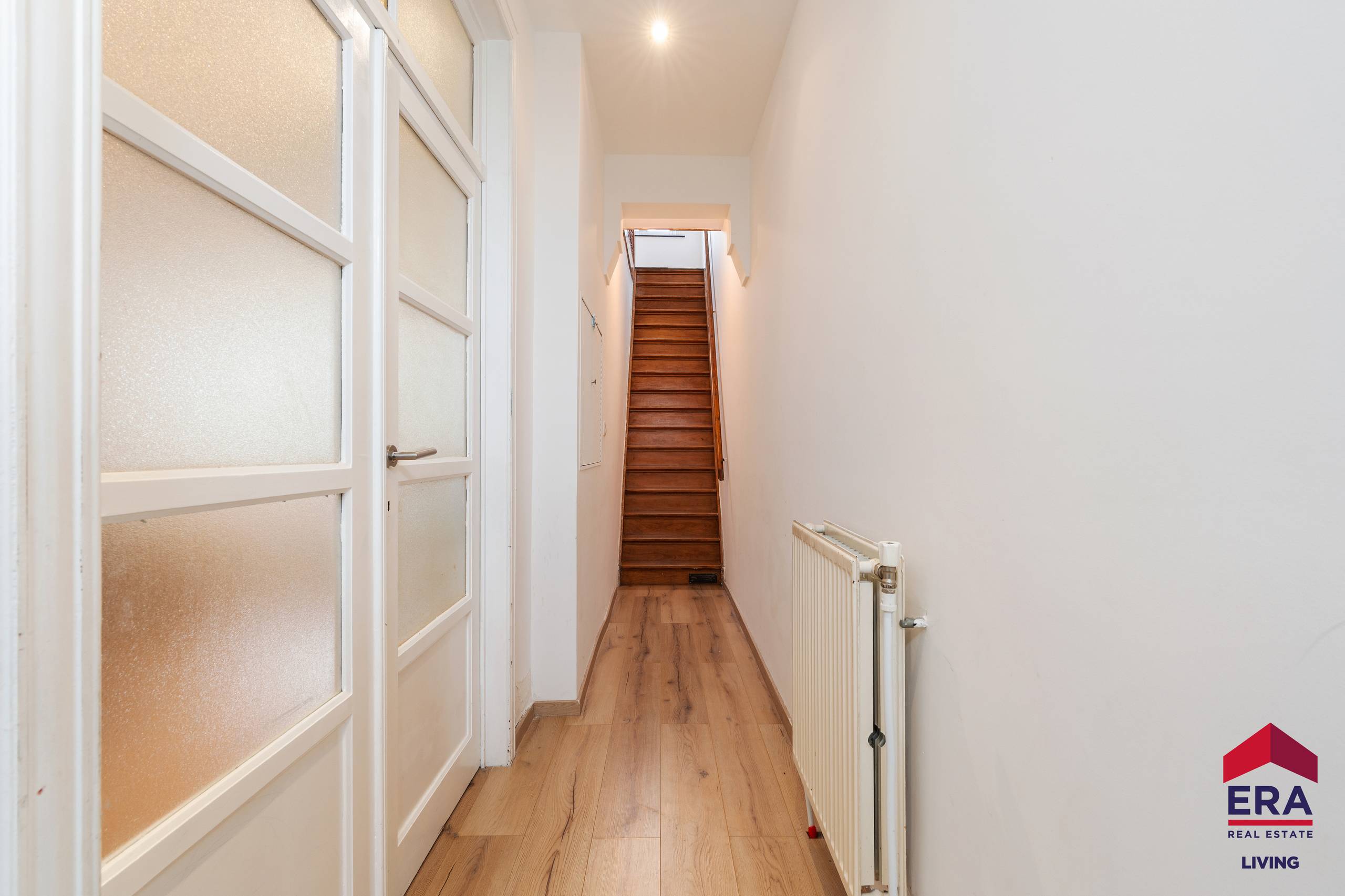 Vernieuwde woning met 3 slaapkamers, 2 badkamer en tuin - foto 4