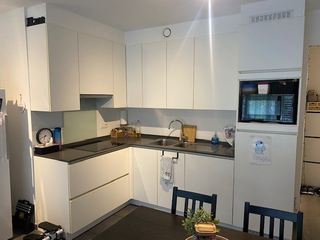 TE HUUR | Instapklaar gelijkvloers appartement met terras in Lier. - foto 5
