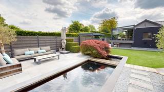 📍 Rustige Ligging – Karaktervol en VeelzijdigDroom je van een charmante woning, waar rust en ruimte centraal staan? Dan is deze instapklare parel...