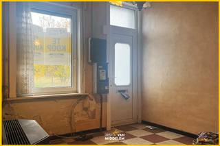 Immo Van Middelem vous propose cette maison 2-façades à moderniser, située AU CENTRE de Ternat (tout près de la gare), comprenant 2 chambres avec...