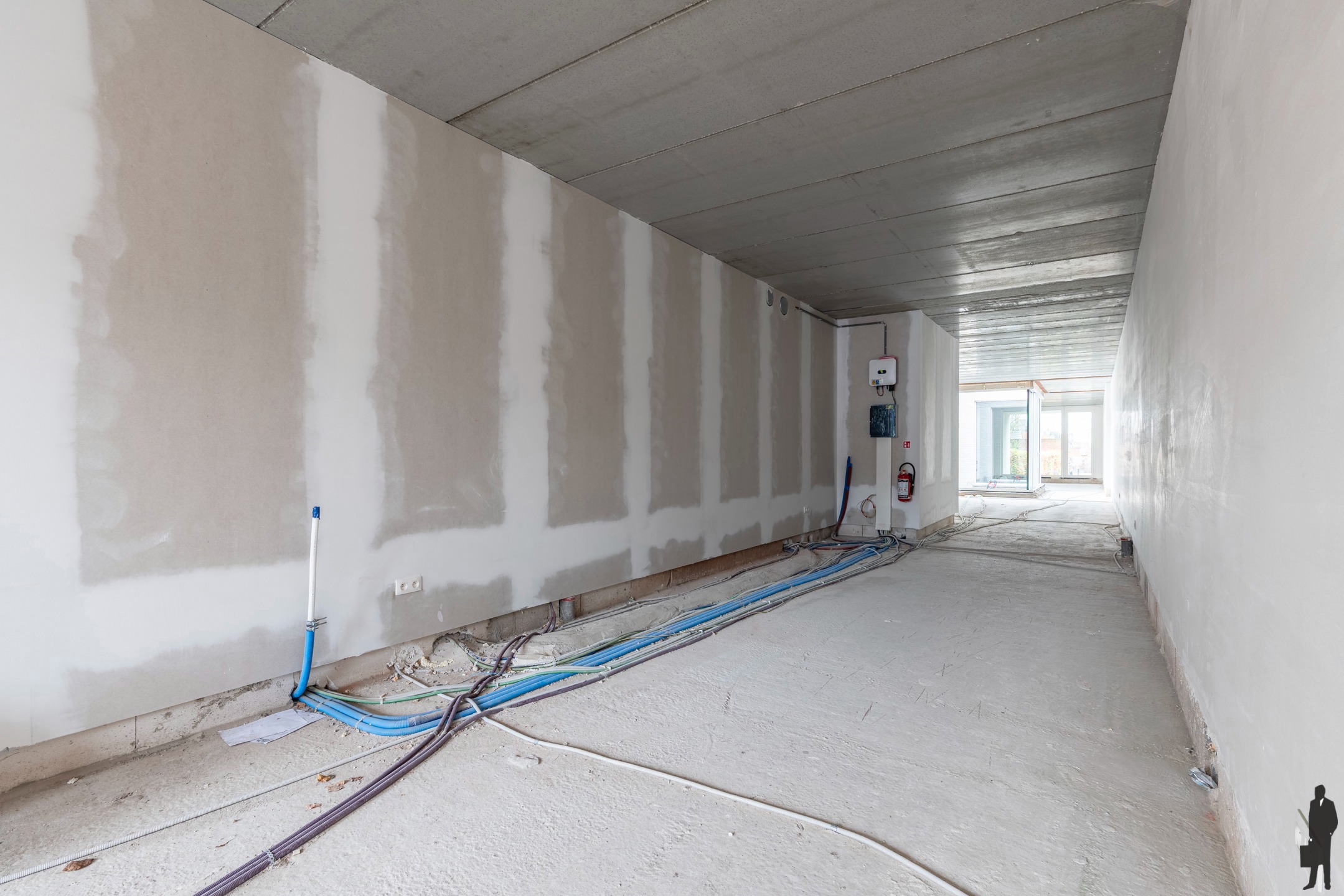 Te huur: handelspand/kantoorruimte van 110 m² casco. Toplocatie in hartje Hoogstraten. - foto 4