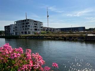 Ondergrondse parkeerplaats ondergrondse parkeerplaats nabij het centrum in het appartementencomplex Schelde-eiland.  Meer info . Jurgen@immodhondt.be...