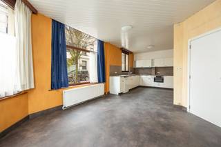 Gelegen in de gegeerde en karaktervolle wijk Zurenborg, op wandelafstand van de levendige Dageraadplaats, vindt u deze ruime stadswoning met...