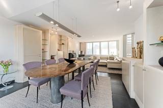 Op zoek naar een warme, gezellige thuis waar je wonen en werken comfortabel kan combineren? Kom dan zeker en vast deze parel te Roeselare...